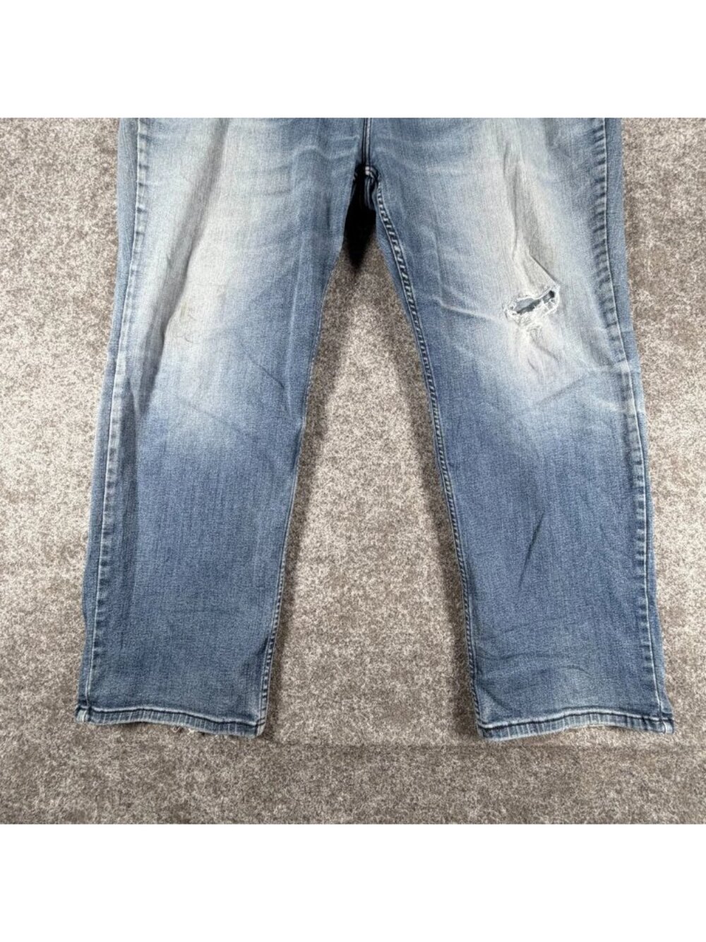 Levi's 559 Relaxed Straight Fit Jeans Mens 46x32 Blue Acid Wash Distressed Knee - Picture 4 of 16